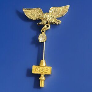 Vtg Eagle In Flight Stick Pin With Rhinestone Drop Dangle Dated 1982 Pin Stop